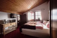 Small attic apartment with south-facing balcony and mountain view Hotel a Reit im Winkl
