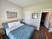 Cozy 3-Bedroom Duplex Hotels in Maize