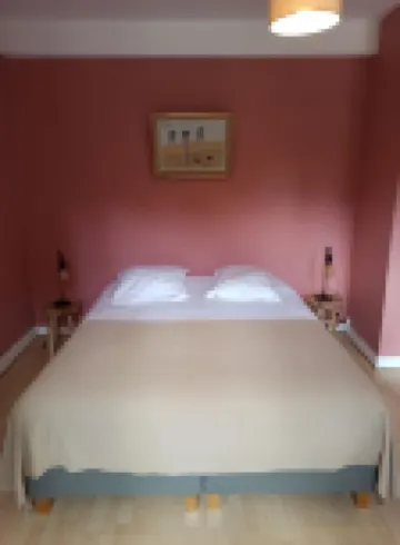 La Vallée II within walking distance of the sea