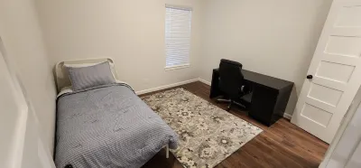 Charming, BRAND NEW, complete guest house 2/1 w, Full kitchen, laundry, & living