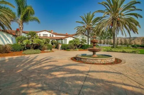 Spacious studio in Hollister Hotels in San Benito County