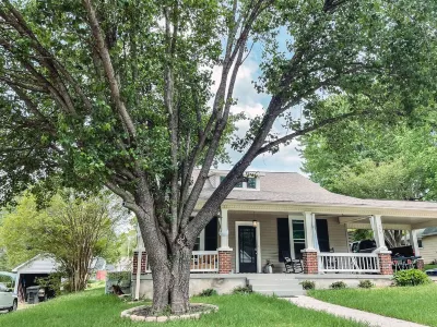 Charming Columbia Cottage - Newly Renovated! Hotel in zona Maury County Archives