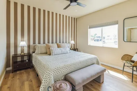 Desert Bliss - Stylish Kennewick 2-bed Home