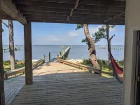 Private Bayfront Apartment with King bed and Awesome View