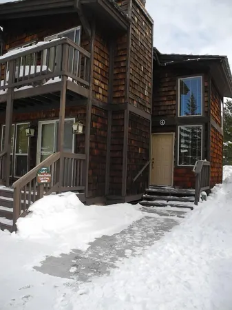 Yellowstone Rustic Luxury Condo Sleeps 11 in an Award Winning Resort