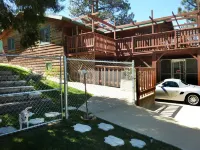 Bison Lodge For Quiet Contemplation, Modern Conveniences, AC/Wifi & Pets