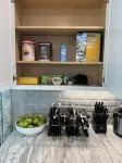 New 4B Home + Loft near Sequoia, EV Hotel dekat Groppetti Community