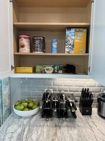 New 4B Home + Loft near Sequoia, EV