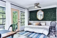 Relaxing Lakefront Cottage on Lkn - Sleeps 8, Kayaks, Dock, Fire-Pit, and More!