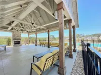 Lots of amenities. Open Floor plan. Perfect for families and groups!