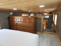 Encanto Casita - Abundance of oak trees, Enjoy the lovely setting of nature. Hotels near The Dinosaur Park