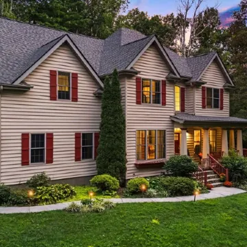 AVL Estate: 5K sq ft, Golf Sim, Speakeasy, Hot Tub, Sauna, Sleeps 20 + 2 pets