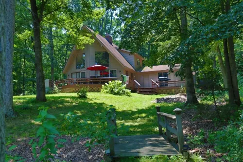 The Redbud Cottage--Beach & Quiet. Lake Sara Waterfront & Wood Fires.