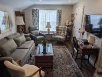 Inlaw apt/guest suite w/full bath for rent during track season