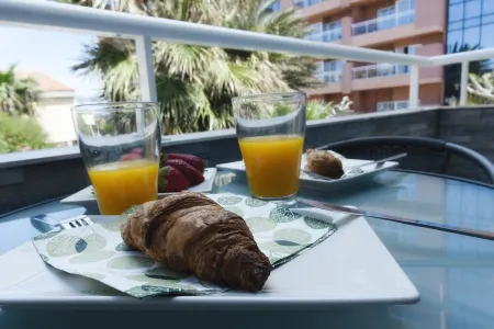 Stylish Apartments DON PACO 1st Sea Line [Wifi-100Mbps, AA, Swimming Pool, Parking]. Отели рядом с достопримечательностью «Aquarium Costa De Almeria»