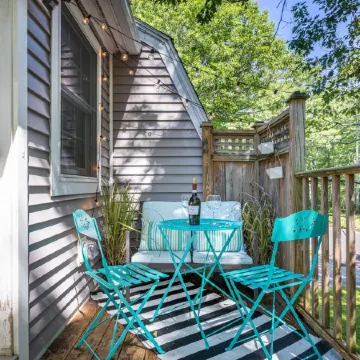 Spacious suite - close to everything + backyard10 min to Portsmouth +Ogunquit