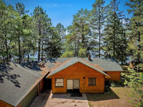 Nick's Lakeside Lodge Hotels in Jenkins Township