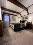 4 min Beech Mtn. Gem: Cabin Retreat near Slopes & Trails Pet friendly