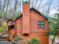 Romantic Smoky Mountain Cabin with Hot Tub 15 Minutes to Pigeon Forge&Dollywood