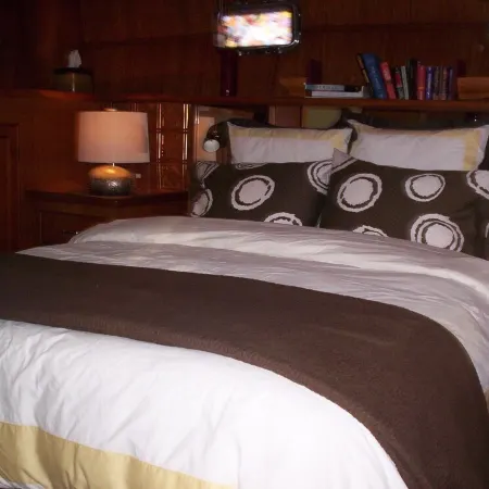 "Travelers Choice Award" Spacious 2Bd/2Bath Heat/AC 45 ft Yacht  Freedom Trail