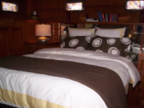 "Travelers Choice Award" Spacious 2Bd/2Bath Heat/AC 45 ft Yacht  Freedom Trail