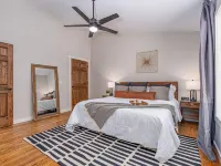 Stunning Luxury Home: Majestic Massanutten Views with New Hot Tub Hotels in Massanutten