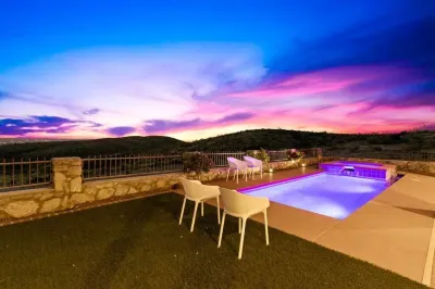 Private Franklin Hills Retreat