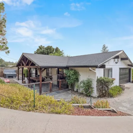Hot Tub - Game Room - Fire Pit - 20 Min 2 Yosemiteev Charger Level 2