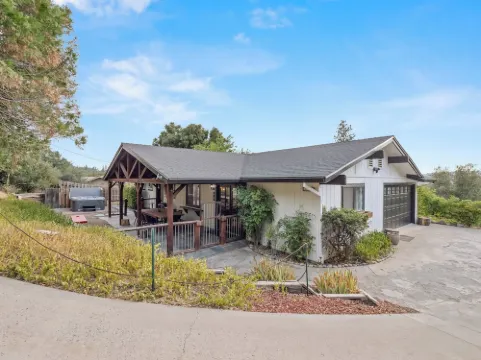 Hot Tub - Game Room - Fire Pit - 20 Min 2 Yosemiteev Charger Level 2