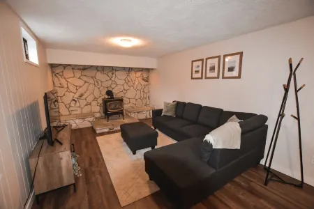 The Grand Teton Getaway - A spacious 2 bedroom unit