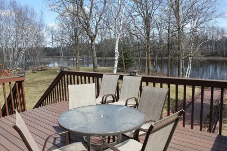 Social Distancing Haven!  Lake of the Woods Getaway Отели в г. Лейк-оф-Вудс