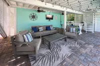 Coral Cove: Walk to the Beach! Heated pool! Prime North End!