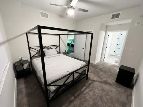 MODERN 1 BEDROOM 1 BATHROOM CONDO NEAR FLL AIRPORT 다니아비치 호텔