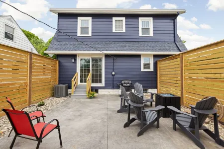 Indy Speedway Retreat: King Beds & Near Downtown