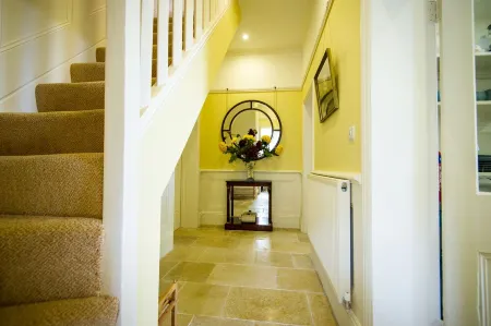 Peaceful Quality 2 bedroom/2 bathrooms Country House Apartment:beautiful garden Отели в г. Росс-он-Уай