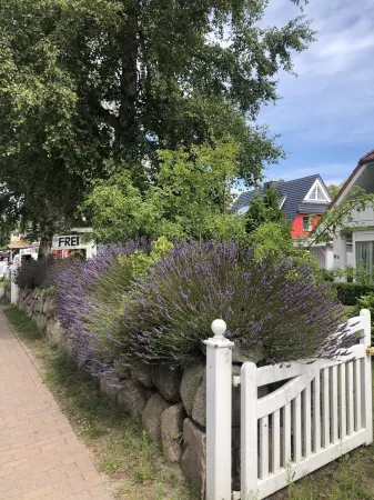 Ein Zimmer Apartment mit Kitchenette, Balkon, Bad im Landhausstil Отели в г. Преров