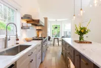 ~LARGE WESTSIDE HOME~ Walk to everything! Welcome to KINGSTON HOUSE