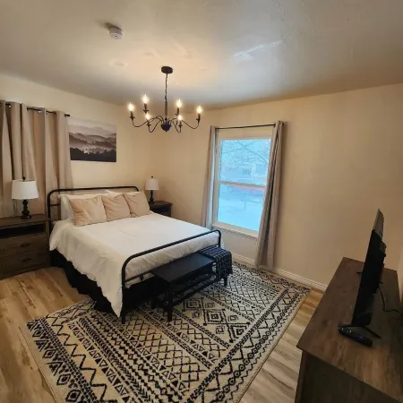 Provo Home! Close to BYU, Downtown Provo, 10 mins from Utah Valley University.