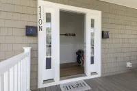 Oceanview 4 Houses to Beach!  6 Beach Passes, Chairs, Towels, Umbrellas Included
