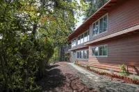 Convenient Lakeview 1 bed 1 bath home in Bellevue