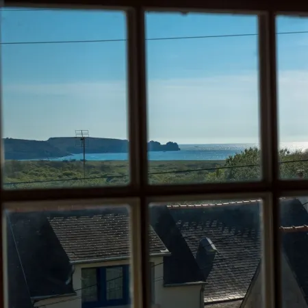 Old house near beaches between Crozon Camaret Wifi garden closed sea view