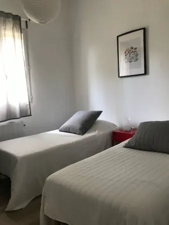 GITE OF CHARM ON THE HEIGHTS OF VENASQUE Отели в г. 'Воклюз