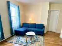 Cozy, 2 BR APt in Worcester Close to Downtown, Palladium, DCU center, Polar Park โรงแรมในวูสเตอร์