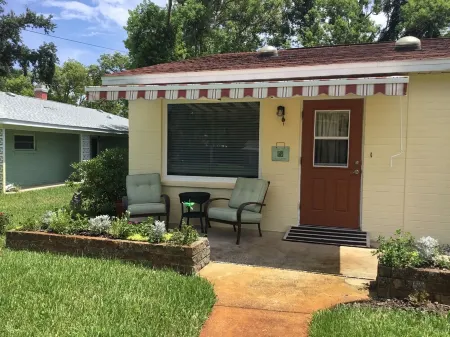 Cosy Home with Heated Pool