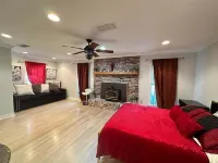 Bay-Front Dream Mansion and Large Guest House -20 minutes to beaches, 4 acres!