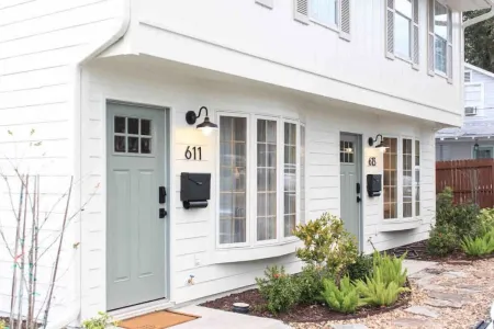 Closest Stay to Downtown Mt Dora - Renovated - Walk Everywhere - 5-Star Reviews