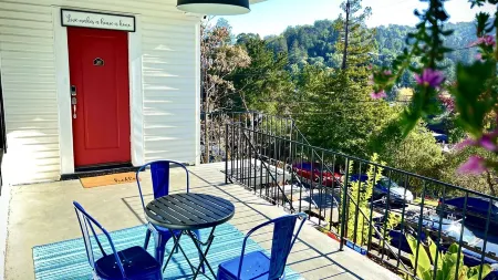 Cheerful home in Heart of Marin County