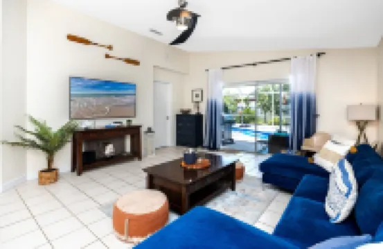 Endless summer in beautiful house with heated pool