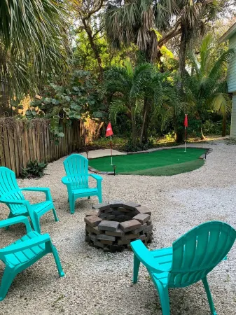 Unwind at Our Beautifull Dog Friendly Beach with Private Access!