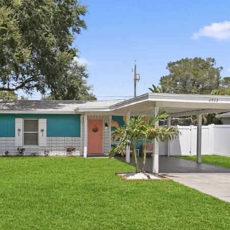 5 min Beaches~Mini Golf~Pool Table~Pets~KING BED +